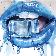 Lade das Bild in den Galerie-Viewer, Leinwandbild Blaue Lippen mit Eiswürfel Quadrat
