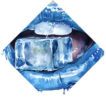Lade das Bild in den Galerie-Viewer, Aluminiumbild Blaue Lippen mit Eiswürfel Raute
