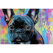 Lade das Bild in den Galerie-Viewer, Aluminiumbild gebürstet Bunte Bulldogge vor lebendigem Graffiti Hintergrund Querformat
