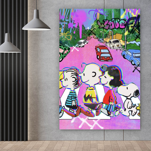 Poster Bunte Zeichentrickfiguren vor Graffitiwand Hochformat