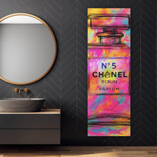 Lade das Bild in den Galerie-Viewer, Acrylglasbild Parfum vor farbenfrohem Hintergrund Panorama Hoch
