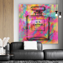 Lade das Bild in den Galerie-Viewer, Leinwandbild Parfum vor farbenfrohem Hintergrund Quadrat
