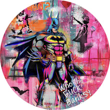 Lade das Bild in den Galerie-Viewer, Aluminiumbild gebürstet Comic Held vor buntem Street Art Hintergrund Kreis
