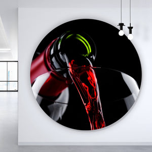 Aluminiumbild gebürstet Edler Wein fließt ins Glas Kreis