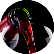 Lade das Bild in den Galerie-Viewer, Aluminiumbild gebürstet Edler Wein fließt ins Glas Kreis
