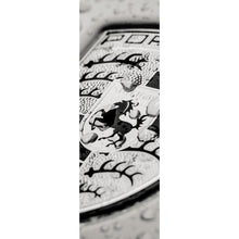 Lade das Bild in den Galerie-Viewer, Aluminiumbild gebürstet Edles Emblem mit Regentropfen Panorama Hoch

