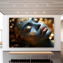 Lade das Bild in den Galerie-Viewer, Leinwandbild Edles Gesicht mit goldenen Details Querformat
