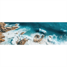Lade das Bild in den Galerie-Viewer, Poster Eindrucksvolles Meeresrauschen auf Felsen Panorama
