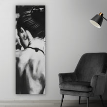 Lade das Bild in den Galerie-Viewer, Poster Elegante Silhouette einer Frau Panorama Hoch

