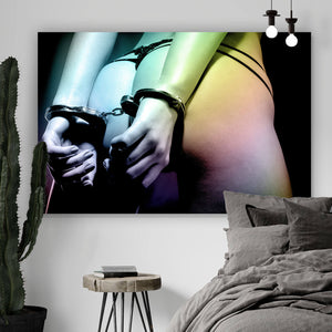 Aluminiumbild gebürstet Erotische Frau in Handschellen Querformat