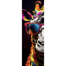 Lade das Bild in den Galerie-Viewer, Aluminiumbild Farbenfrohe Giraffe mit Sonnenbrille Panorama Hoch
