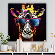 Lade das Bild in den Galerie-Viewer, Aluminiumbild gebürstet Farbenfrohe Giraffe mit Sonnenbrille Quadrat

