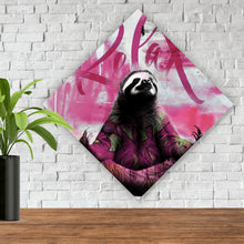 Lade das Bild in den Galerie-Viewer, Spannrahmenbild Faultier in einer meditativen Pose Raute
