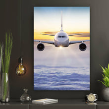 Lade das Bild in den Galerie-Viewer, Poster Flugzeug fliegt über den Wolken Hochformat
