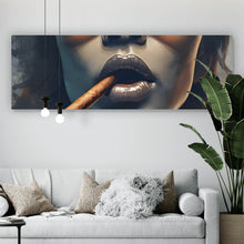 Lade das Bild in den Galerie-Viewer, Spannrahmenbild Frau mit Sonnenbrille und Zigarre Panorama
