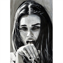Lade das Bild in den Galerie-Viewer, Acrylglasbild Freche abstrakte Frau in Schwarz Weiß Hochformat
