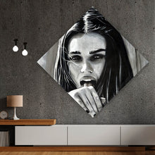 Lade das Bild in den Galerie-Viewer, Aluminiumbild Freche abstrakte Frau in Schwarz Weiß Raute
