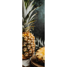 Lade das Bild in den Galerie-Viewer, Leinwandbild Fruchtige Ananas auf Leinentuch Panorama Hoch
