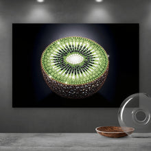 Lade das Bild in den Galerie-Viewer, Spannrahmenbild Funkelnde edle Kiwi Querformat
