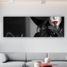 Lade das Bild in den Galerie-Viewer, Acrylglasbild Geheimnisvolle Frau mit rotem Lippenstift und Hut Panorama
