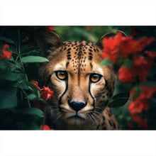 Lade das Bild in den Galerie-Viewer, Aluminiumbild gebürstet Gepard schaut neugierig durch rote Blumen Querformat
