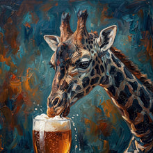 Lade das Bild in den Galerie-Viewer, Aluminiumbild gebürstet Giraffe genießt Bier Quadrat
