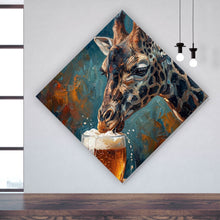Lade das Bild in den Galerie-Viewer, Leinwandbild Giraffe genießt Bier Raute
