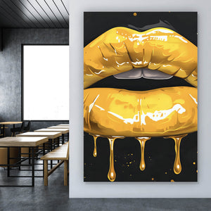 Poster Glänzende Honig Lippen mit Bienen Hochformat
