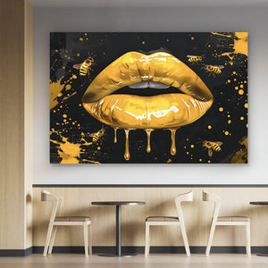 Aluminiumbild Glänzende Honig Lippen mit Bienen Querformat
