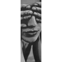 Lade das Bild in den Galerie-Viewer, Leinwandbild Hände verdecken Augen einer Frau Zeichestil Panorama Hoch
