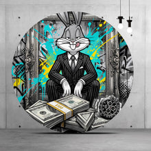 Lade das Bild in den Galerie-Viewer, Aluminiumbild Hase in einem eleganten Anzug hinter Geldstapeln Kreis
