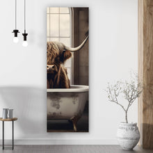 Lade das Bild in den Galerie-Viewer, Aluminiumbild gebürstet Hochlandrind in der Badewanne Vintage Panorama Hoch
