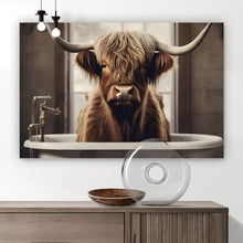 Lade das Bild in den Galerie-Viewer, Aluminiumbild Hochlandrind in der Badewanne Vintage Querformat
