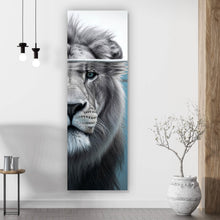 Lade das Bild in den Galerie-Viewer, Poster Imposanter Löwe unter Wasser Panorama Hoch
