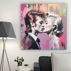Acrylglasbild Intensiver Kuss zweier Künstlern mit abstraktem Hintergrund Quadrat