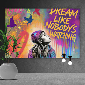 Spannrahmenbild Junge Frau vor Graffiti Hintergrund Querformat