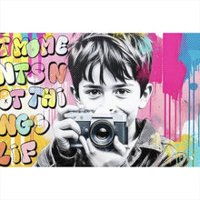 Lade das Bild in den Galerie-Viewer, Acrylglasbild Junge mit Kamera und bunte Graffiti Wand Querformat
