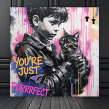 Lade das Bild in den Galerie-Viewer, Aluminiumbild Junge mit Katze in kunstvoller Street Art Szene Quadrat
