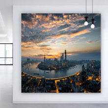 Lade das Bild in den Galerie-Viewer, Leinwandbild Kanal durch Stadtlandschaft bei Nacht Quadrat
