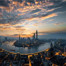 Lade das Bild in den Galerie-Viewer, Poster Kanal durch Stadtlandschaft bei Nacht Quadrat
