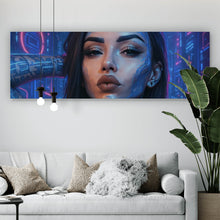 Lade das Bild in den Galerie-Viewer, Acrylglasbild Katjahlix Cyberpunk-Frau mit leuchtenden Tattoos und futuristischem Hintergrund Panorama
