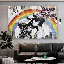 Lade das Bild in den Galerie-Viewer, Aluminiumbild Kinder umarmen sich vor buntem Regenbogen Querformat
