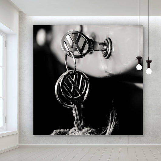 Acrylglasbild Klassische Autoschlüssel im Zündschloss eines Fahrzeugs Quadrat