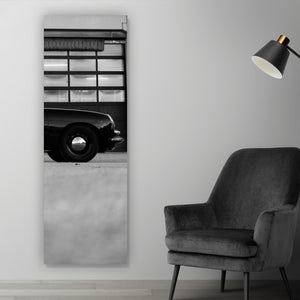 Acrylglasbild Klassisches Auto vor Werkstattgebäude Panorama Hoch