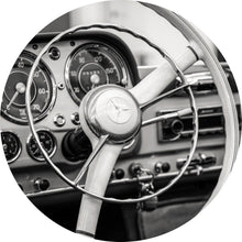 Lade das Bild in den Galerie-Viewer, Aluminiumbild gebürstet Klassisches Lenkrad und Armaturenbrett eines Oldtimers Kreis
