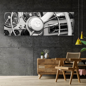 Aluminiumbild gebürstet Klassisches Lenkrad und Armaturenbrett eines Oldtimers Panorama