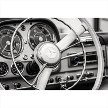 Lade das Bild in den Galerie-Viewer, Aluminiumbild Klassisches Lenkrad und Armaturenbrett eines Oldtimers Querformat
