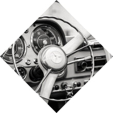 Lade das Bild in den Galerie-Viewer, Acrylglasbild Klassisches Lenkrad und Armaturenbrett eines Oldtimers Raute
