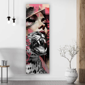 Leinwandbild Komposition Leopard mit erotischer Frau Panorama Hoch