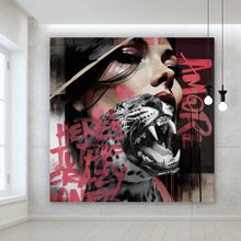 Lade das Bild in den Galerie-Viewer, Aluminiumbild Komposition Leopard mit erotischer Frau Quadrat
